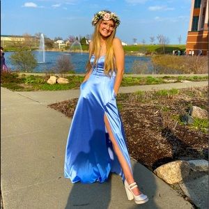 Meet your Posher, Stella